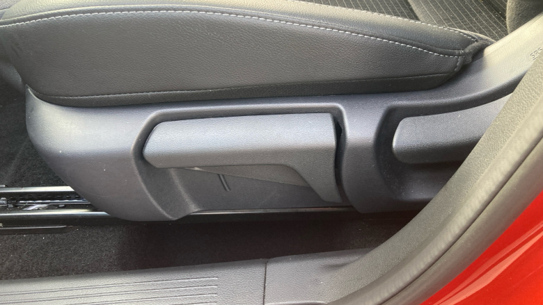 Nissan Qashqai 1.3 DiG-T MH N-Connecta 5dr Petrol Hatchback